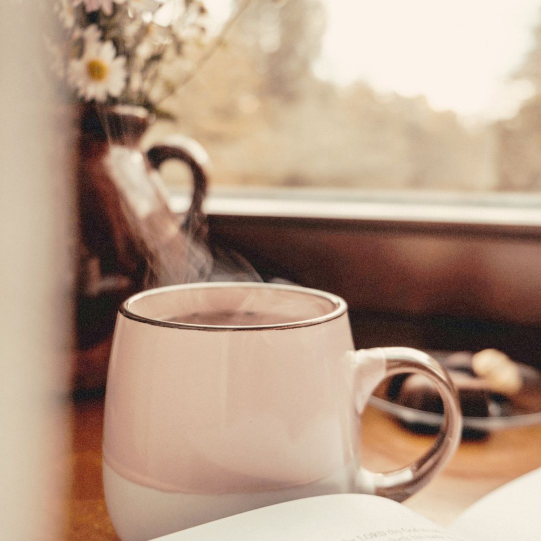 Writing love stories that make your heart flutter and your cheeks blush. 💌#AmWritingRomance #FeelGoodRomance #LoveInTheAir #RomanceAuthor